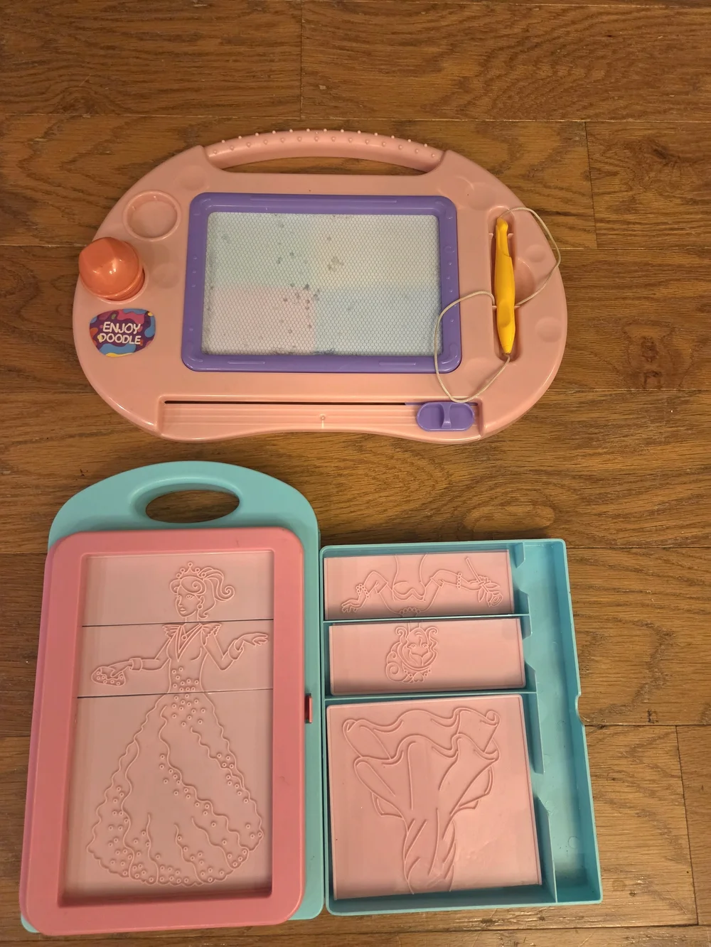 Melissa & Doug Design Activity Kit & Magnetic Doodle
